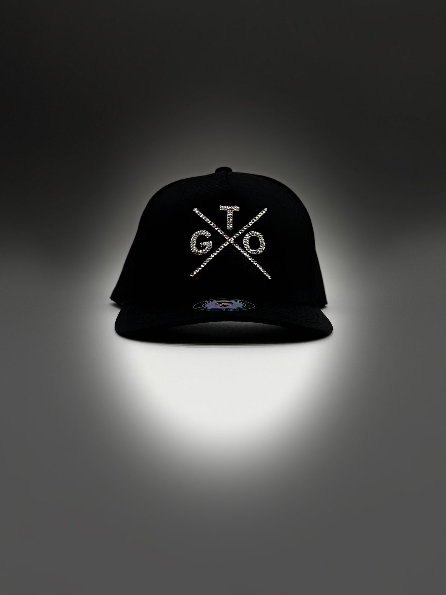 GTO adiamantada black SnapBack