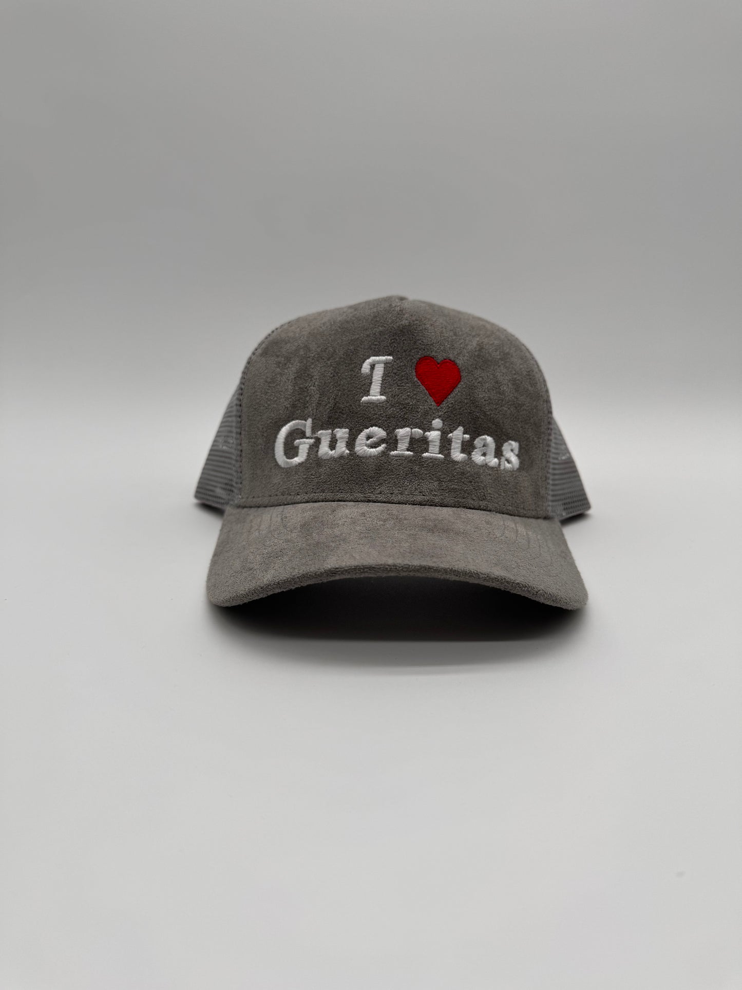 I ❤️ Gueritas grey trucker hat