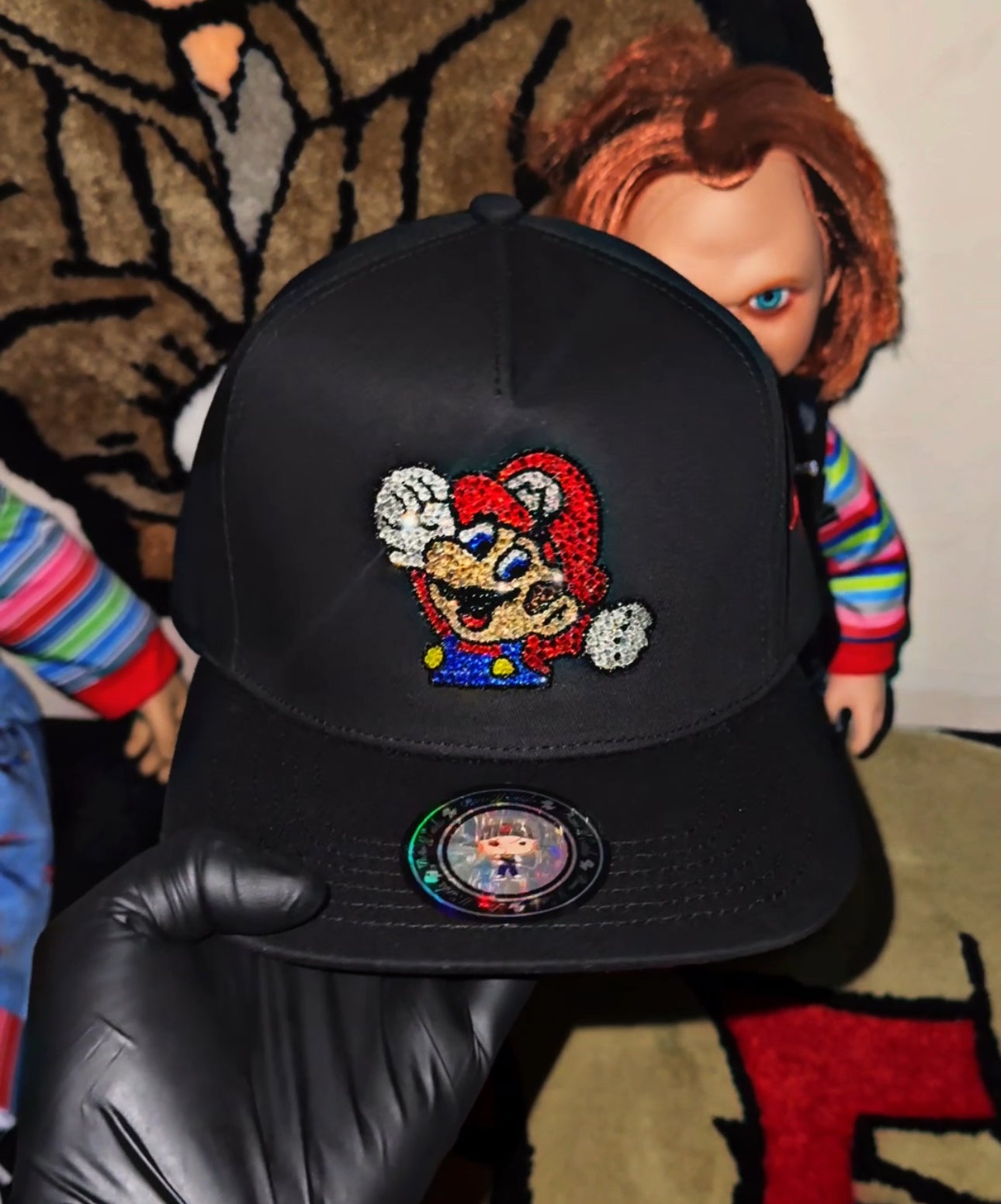 Mario adiamantada suela roja SnapBack