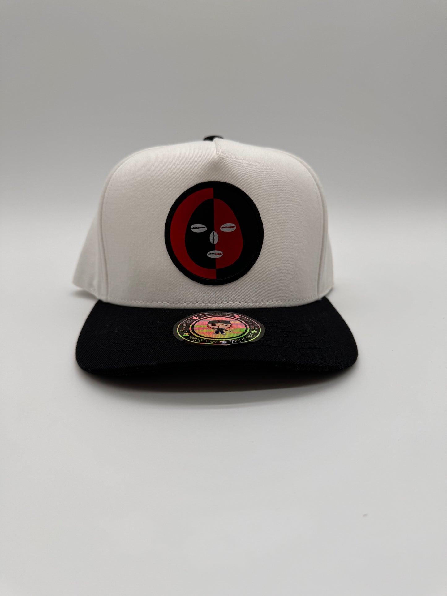 Elegua blanca con negro snapback