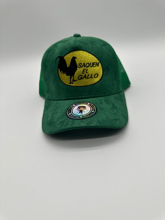 Saquen el gallo verde gamuza trucker hat