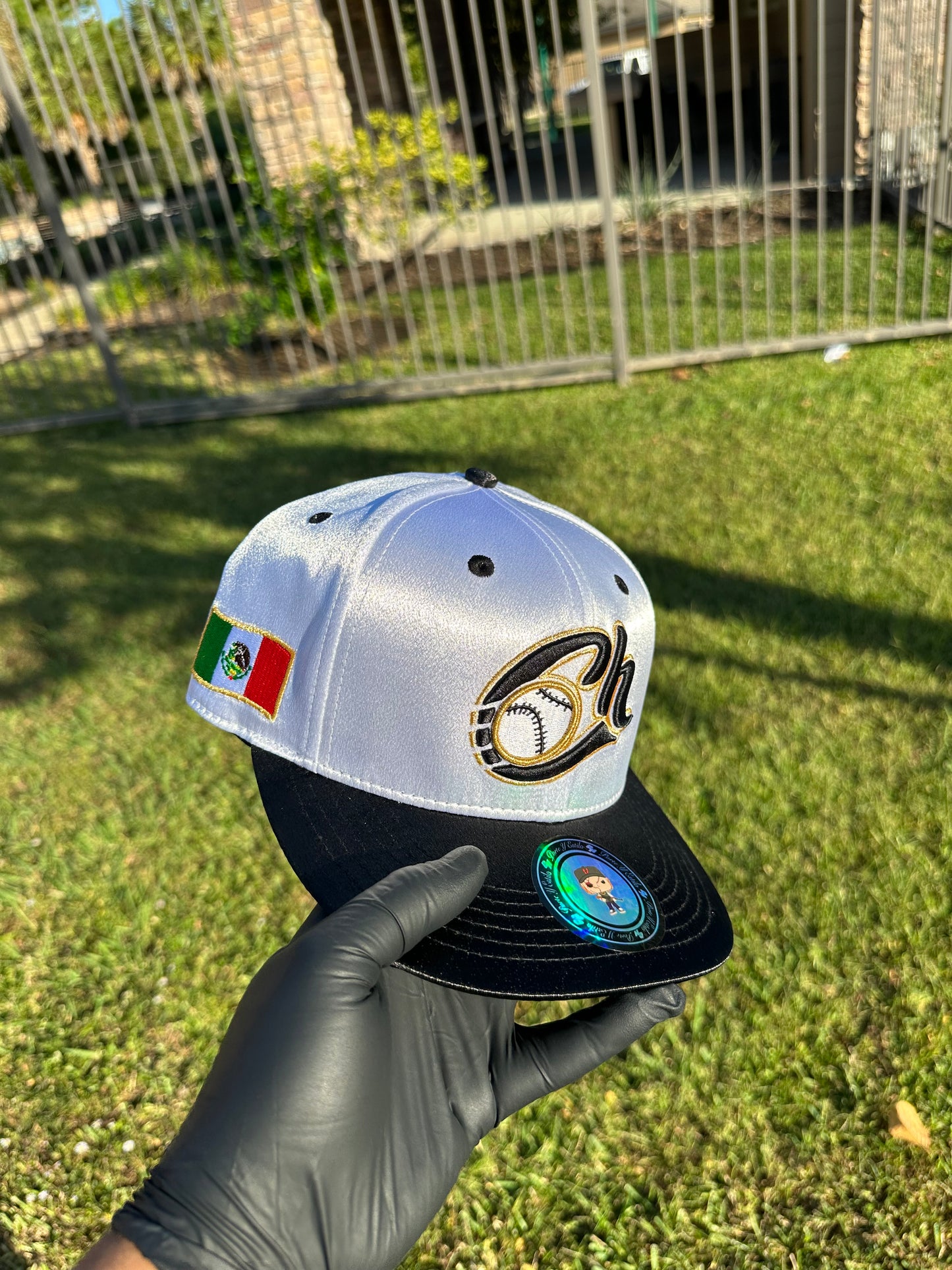 Charros de jalisco white snapback gold uv